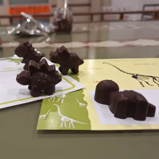 Pequeños chefs: dinosaurios de chocolate