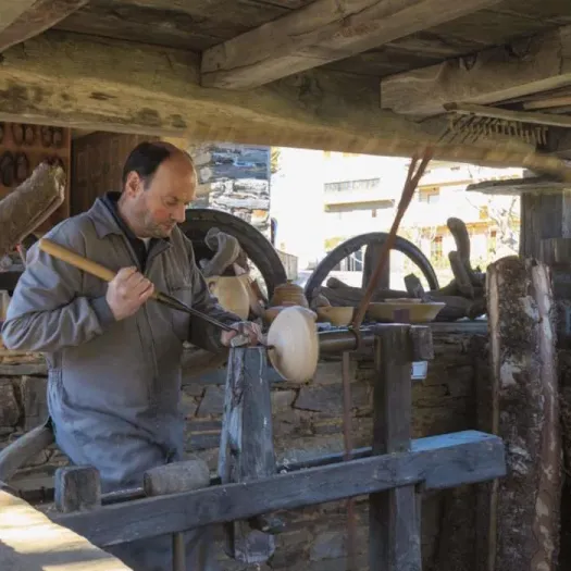 Forging and woodturning demonstrations