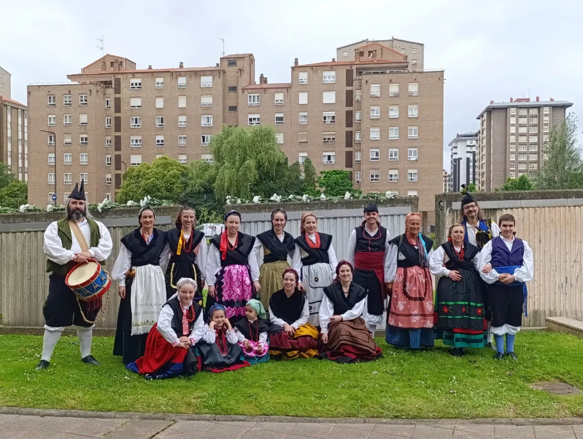 Grupo Folklórico Flor de Xaranzaina