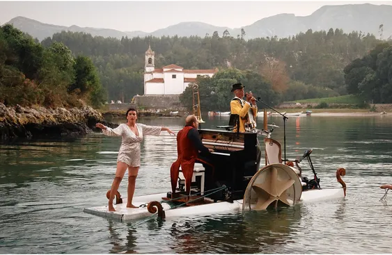 The Floating Piano: Voloswing, Jazz on a Pedalo Piano by La Xata la Rifa