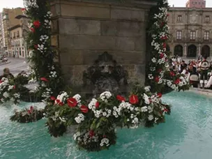 San Xuan, fountain decorating.