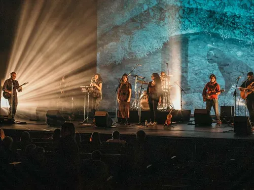 Art in the Neighborhood. VÉRSICA