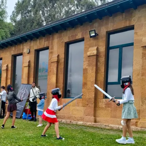 Iniciación a la esgrima antigua para público infantil