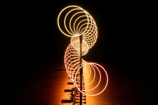 Hulahoop, instalación cinética de Collectif Scale
