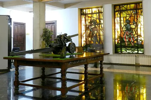 Visita al patrimonio histórico-artístico de la Fábrica de Armas de La Vega en la Delegación de Defensa