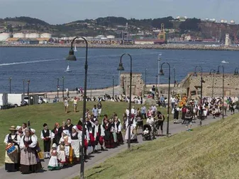 ARCU ATLÁNTICU FESTIVAL. Jira Día d’Asturies in Xixón
