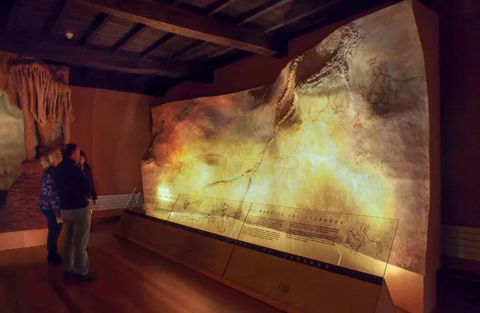 Itineraries through Heritage: Candamo