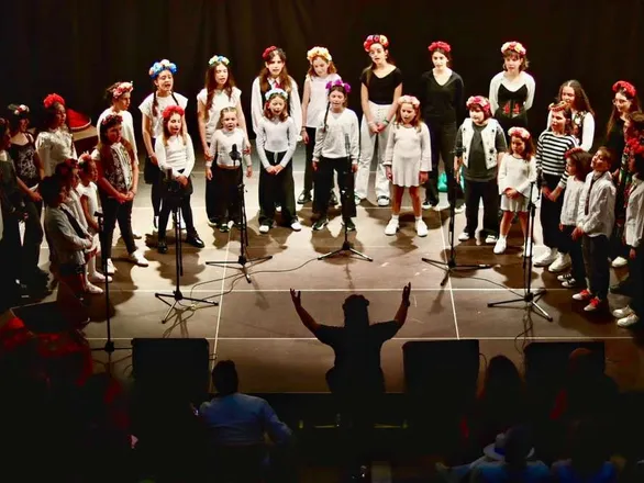 Música. !Que viva México¡ Coro infantil de Gijón.