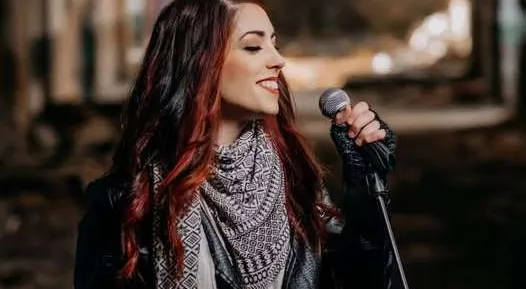 Arte en el Barrio. 'Flores grises'. Homenaje a Lorca.