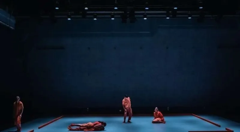 Cia. Marina Fueyo "Toys in the attic". Escena Xixón 2026