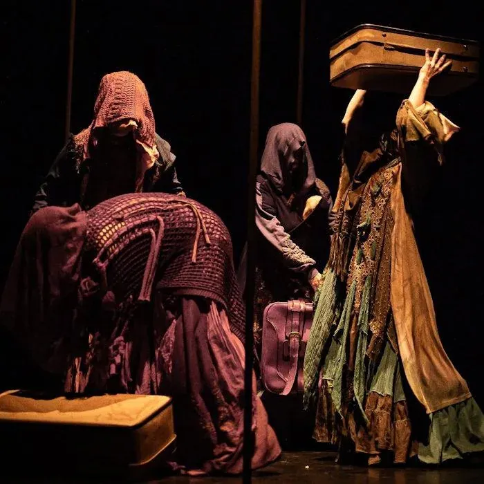 desTROYAndo de Teatro del Cuervo